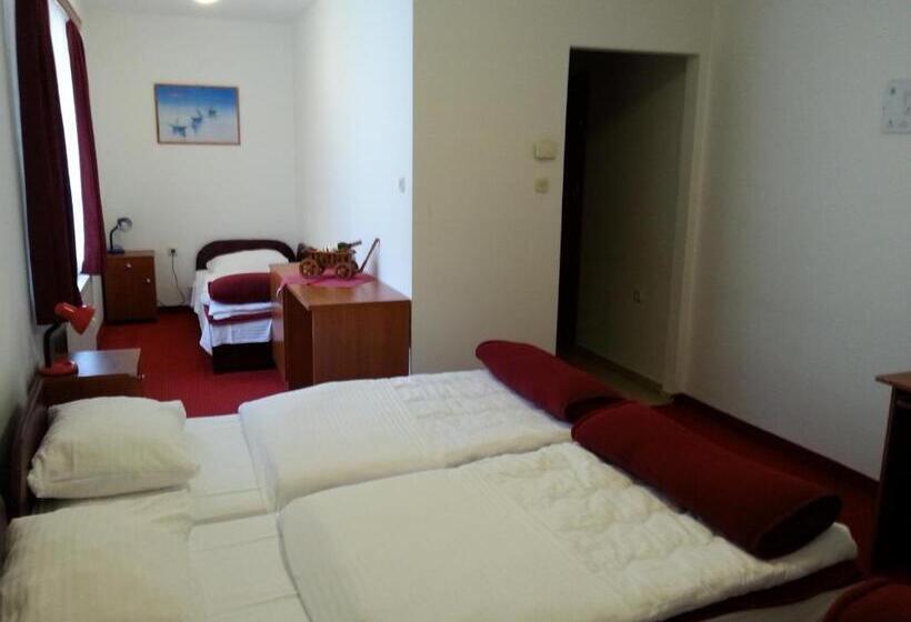 غرفة قياسية ثلاثية, Mirni Kutak