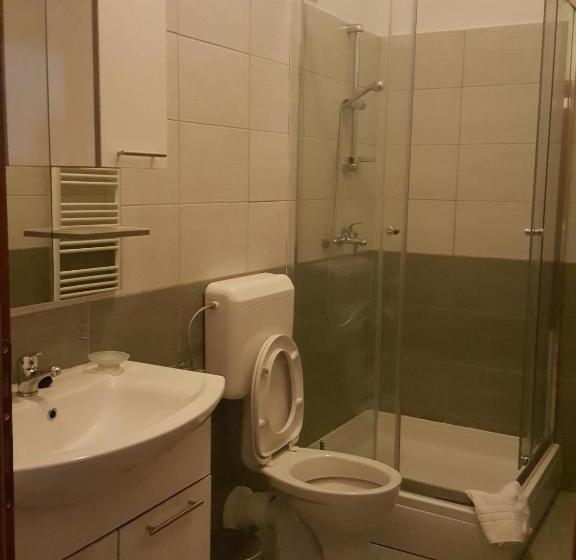 غرفة عائلية, Mirni Kutak