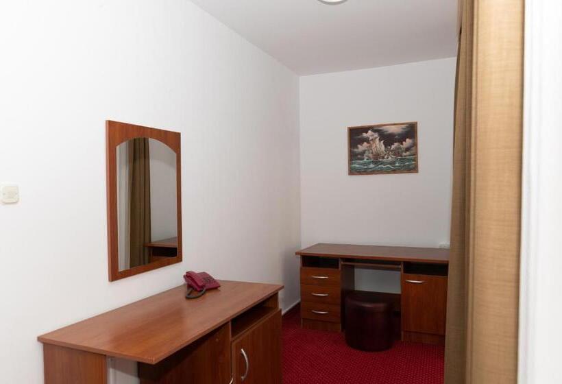 جناح رئاسى, Mirni Kutak