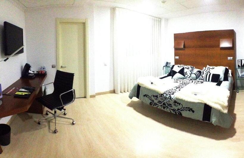 Номер Deluxe, Nap Oviedo