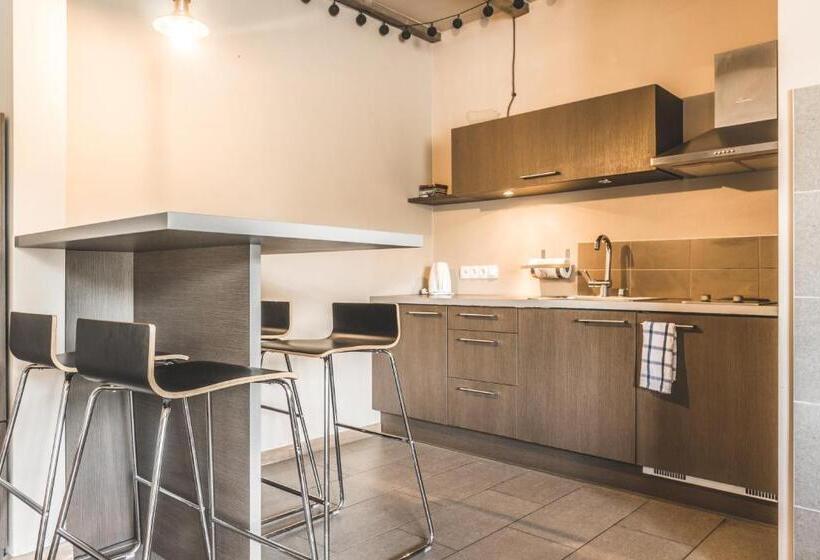 استودیوی لوکس, Prieka Pietura