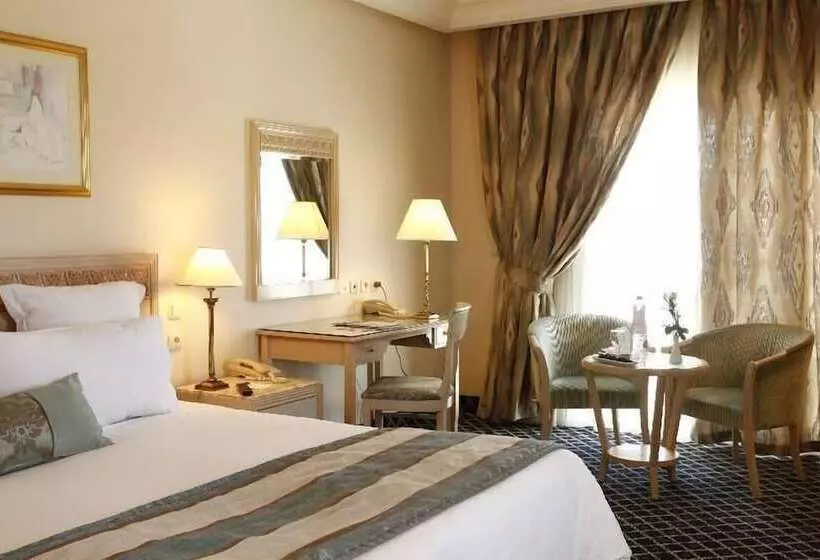 デラックスルーム, Regency Tunis