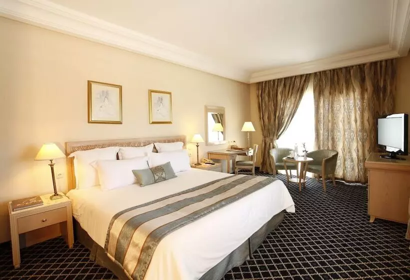 デラックスルーム, Regency Tunis