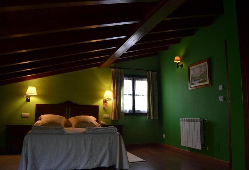 标准三人间, La Fonte