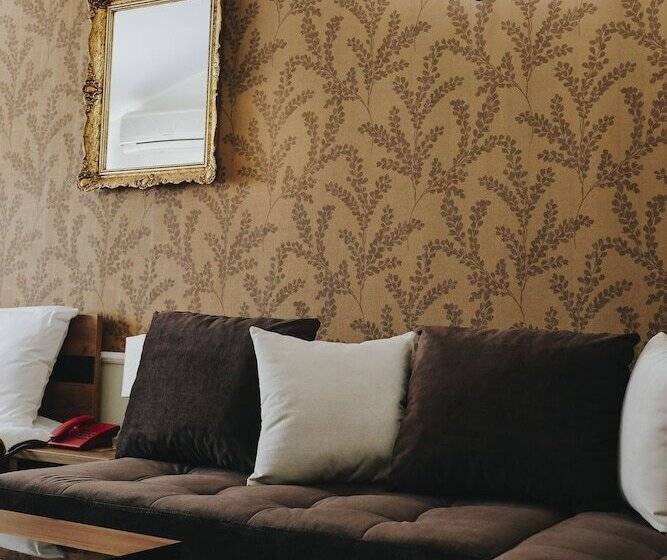 اتاق استاندارد سه نفره, Sumski Feneri