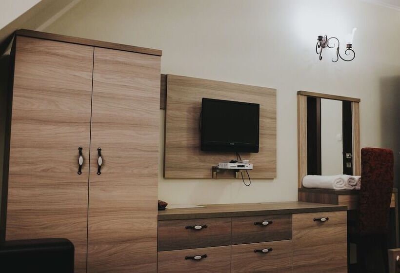 اتاق استاندارد سه نفره, Sumski Feneri