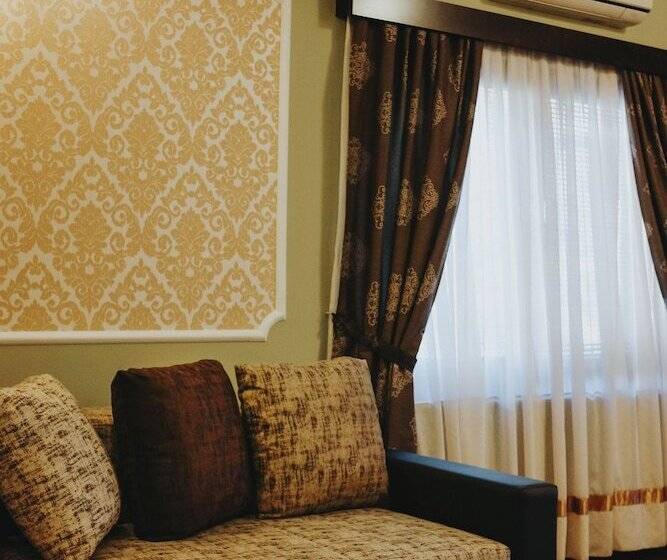 اتاق استاندارد سه نفره, Sumski Feneri