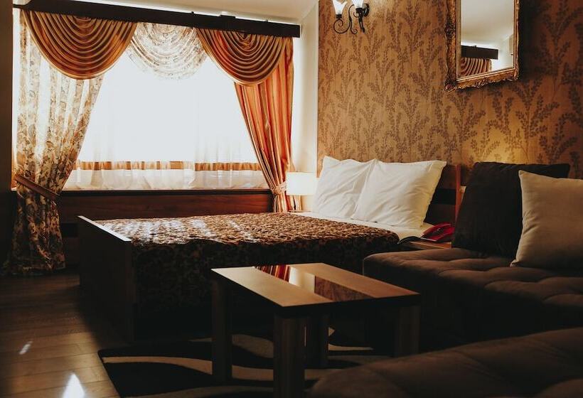 اتاق استاندارد سه نفره, Sumski Feneri