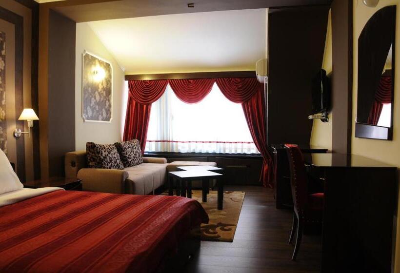 اتاق استاندارد سه نفره, Sumski Feneri