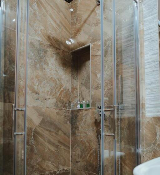 سوییت لوکس, Sumski Feneri