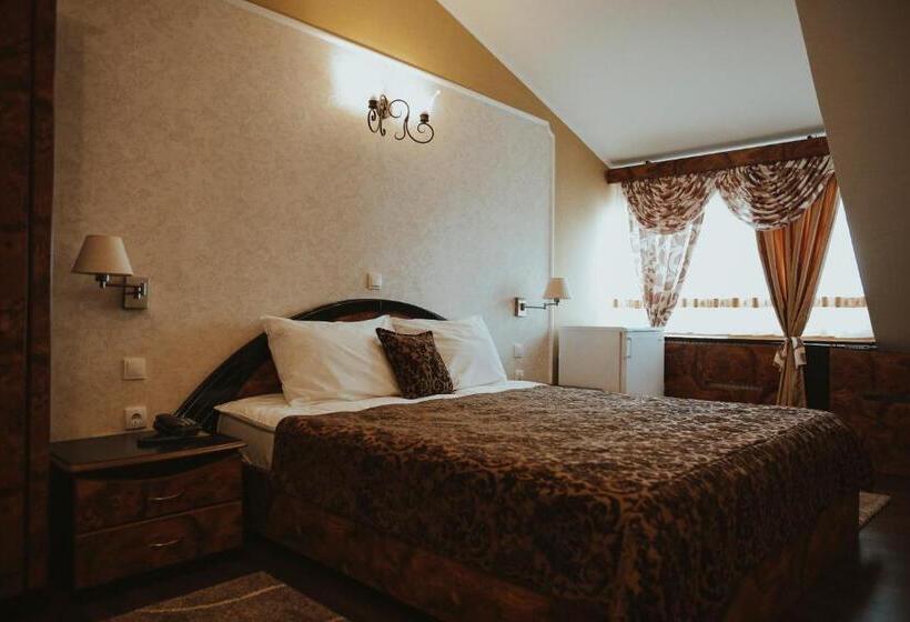 سوییت لوکس, Sumski Feneri