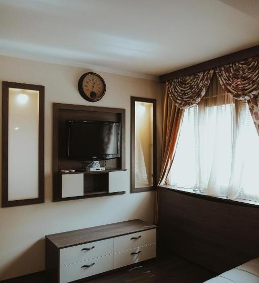 سوییت لوکس, Sumski Feneri