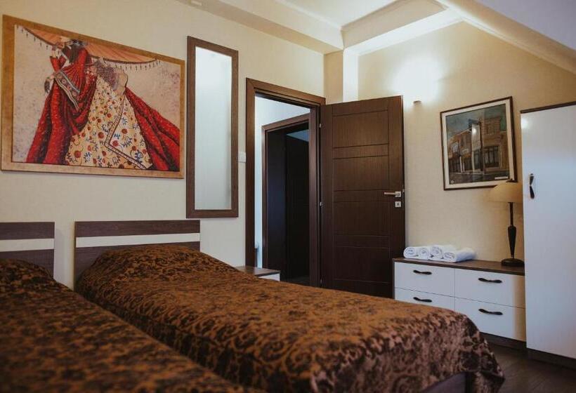 سوییت لوکس, Sumski Feneri