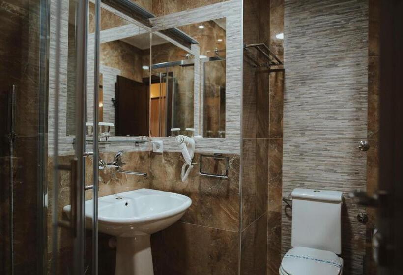 سوییت لوکس, Sumski Feneri