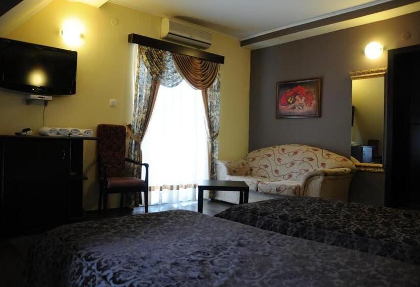 اتاق استاندارد سه نفره, Sumski Feneri