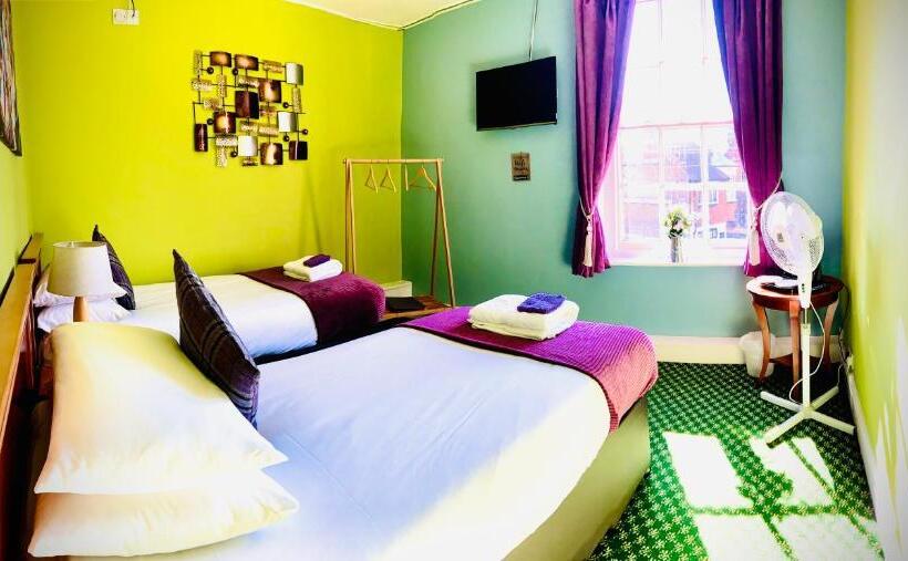 Номер Стандарт, The Fleur De Lis