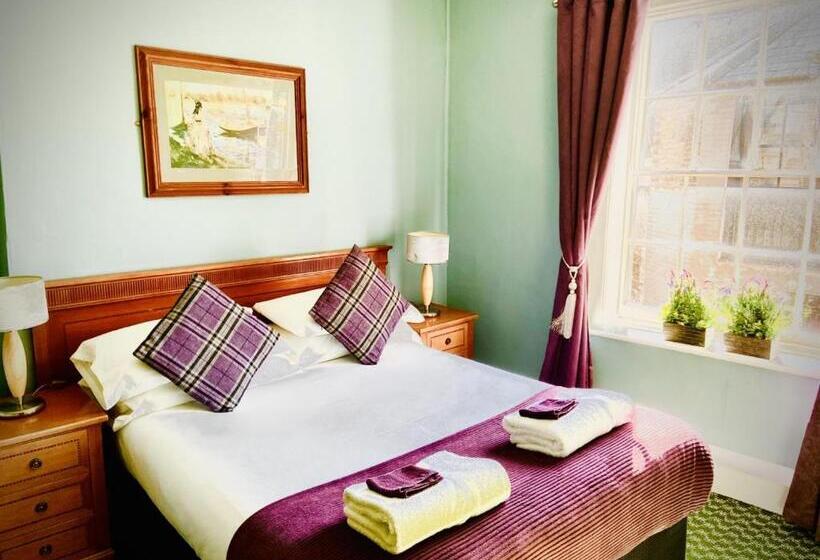 Семейный Номер, The Fleur De Lis