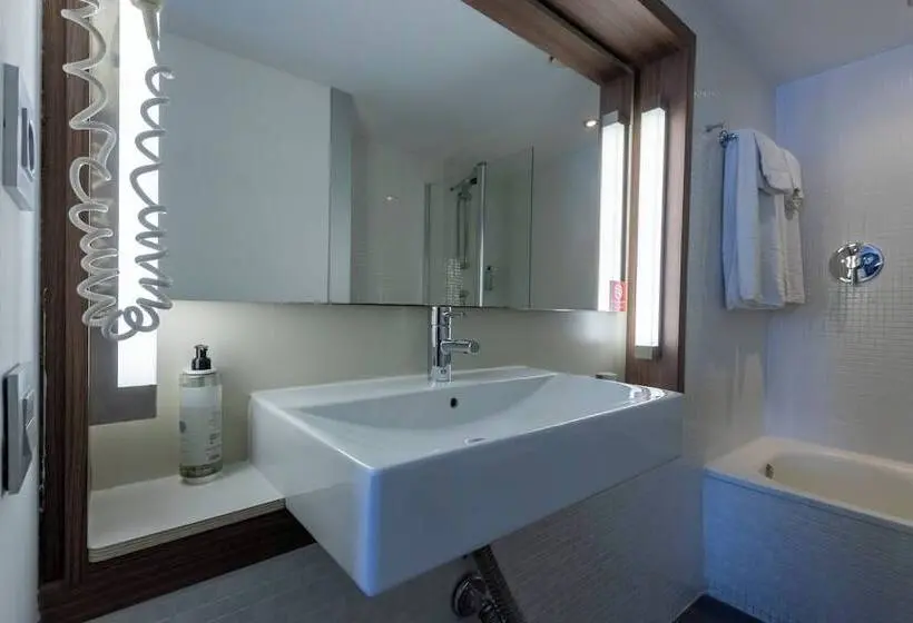 اتاق استاندارد, Travelodge Málaga Airport