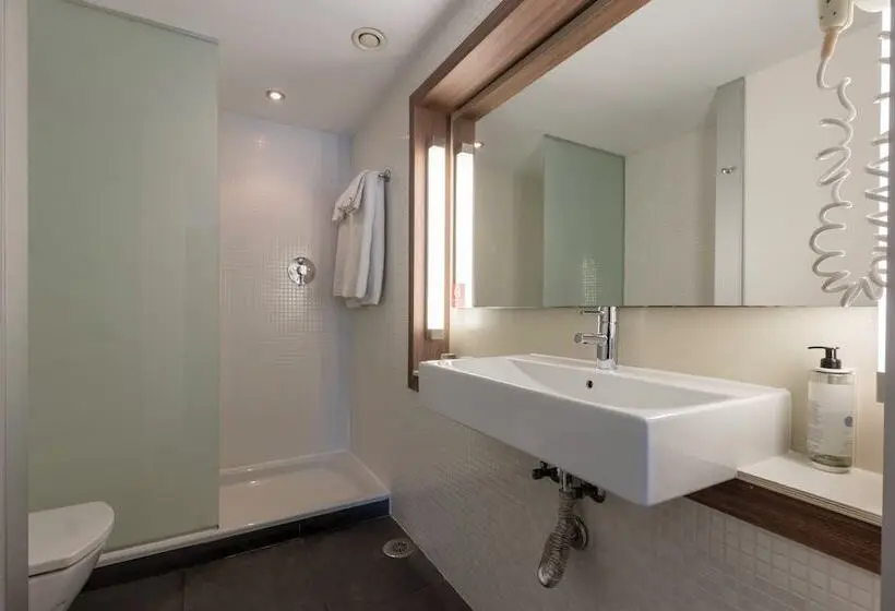 اتاق استاندارد, Travelodge Málaga Airport