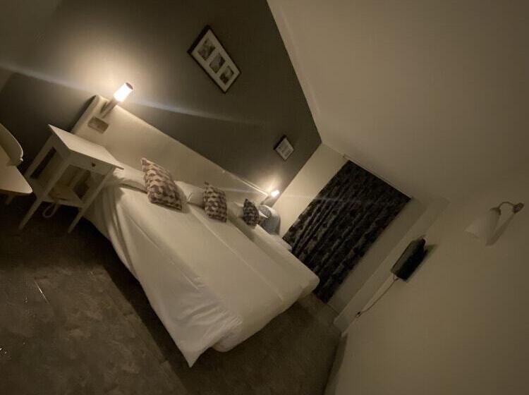 غرفة قياسية ثلاثية, Villasegura