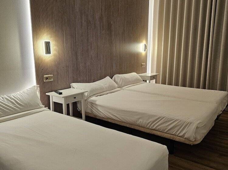 غرفة قياسية ثلاثية, Villasegura