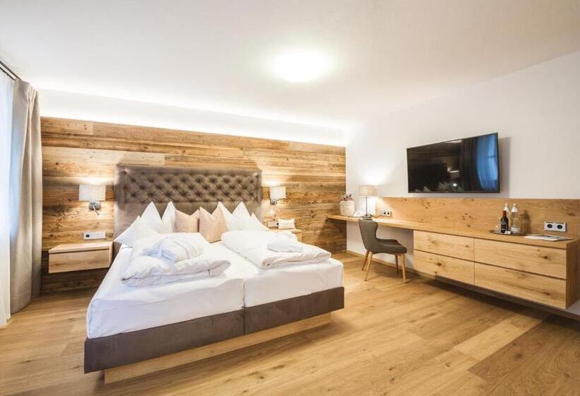 발코니가 있는 베이직 룸, Naturhotel Edelweiss Wagrain