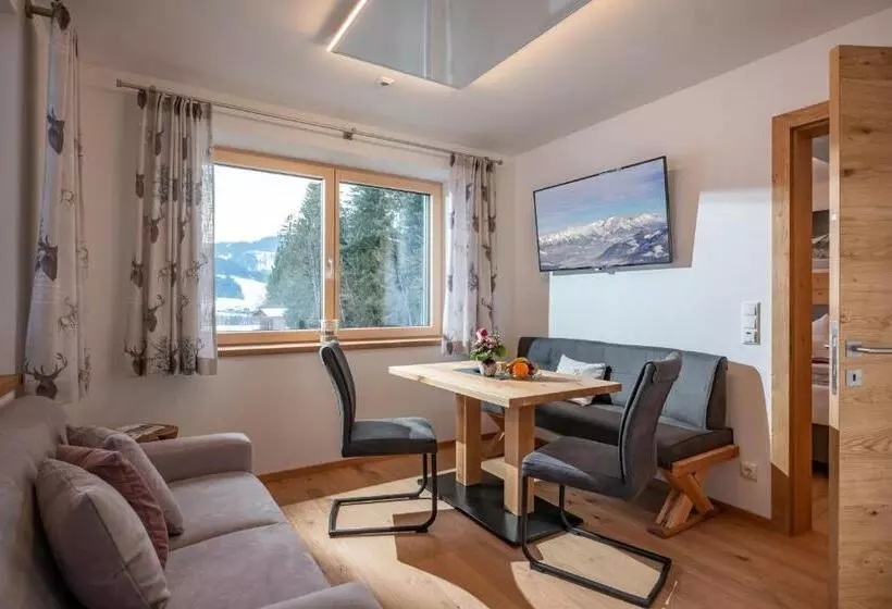 Sviitti Puutarhanäkymä, Otto Steiner Appartements Pension Ellmau & Wilder Kaiser