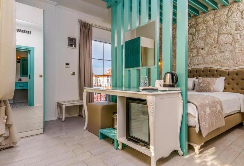 اتاق اجرایی سه نفره, Avlu Alaçatı Boutique