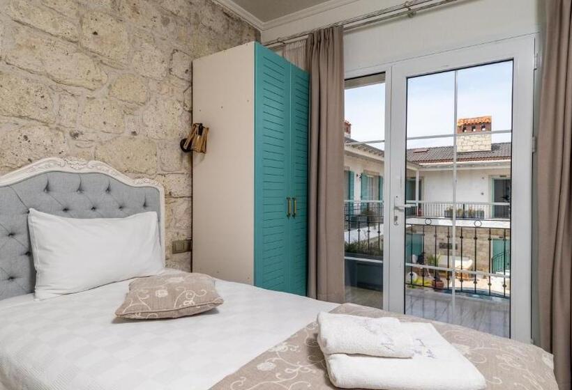 اتاق لوکس چهار تخته, Avlu Alaçatı Boutique