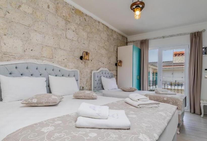 اتاق لوکس چهار تخته, Avlu Alaçatı Boutique