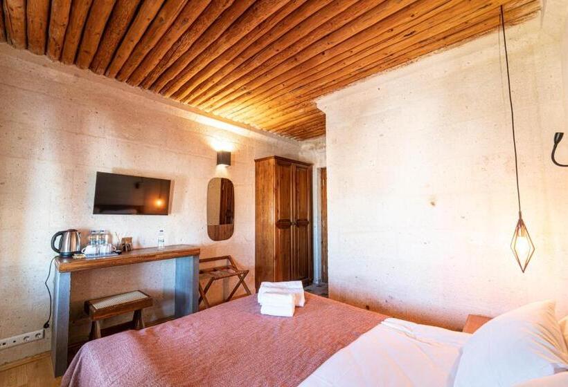 اتاق لوکس با بالکن, Alice In Cappadocia