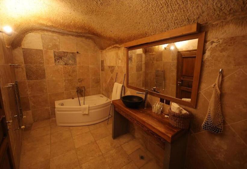 سوییت, Alice In Cappadocia