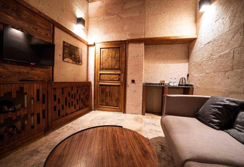 سوییت, Alice In Cappadocia