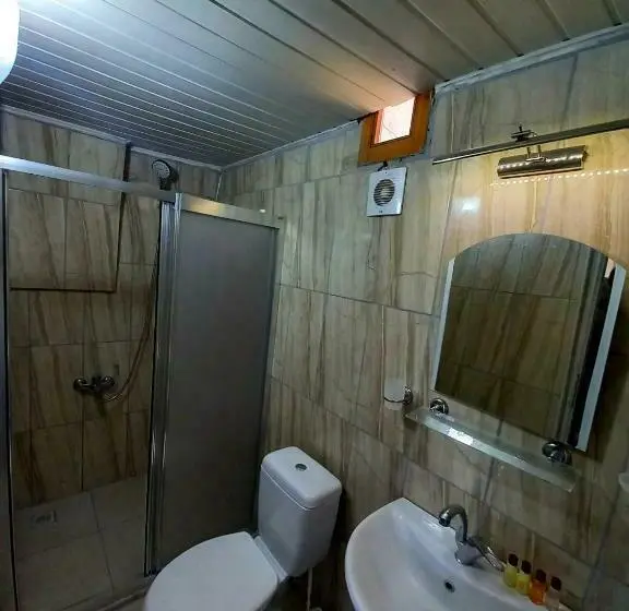 Quarto Standard Casa de Banho Partilhada, Ulaş Cave