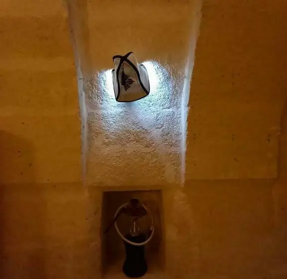 Quarto standard, Ulaş Cave