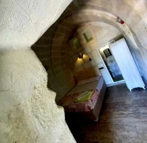 Quarto standard, Ulaş Cave