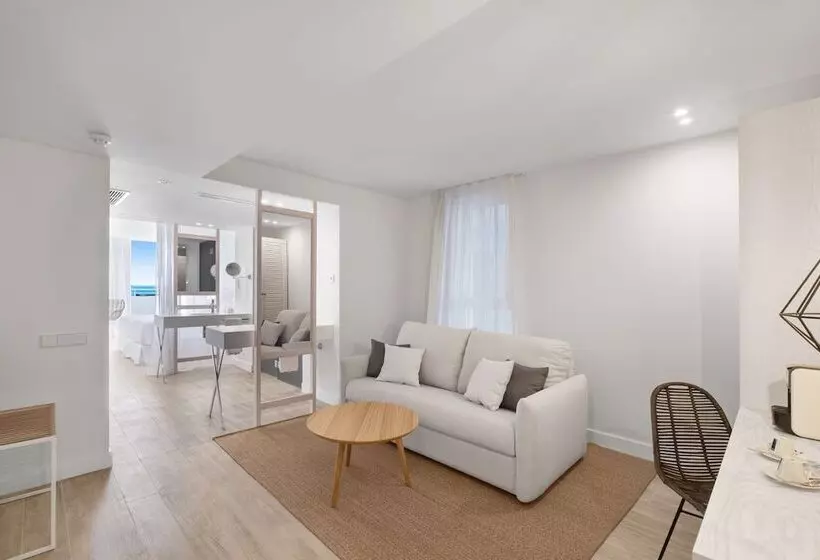 سوییت جونیور با چشمانداز دریا, Barceló Portinatx Adults Only