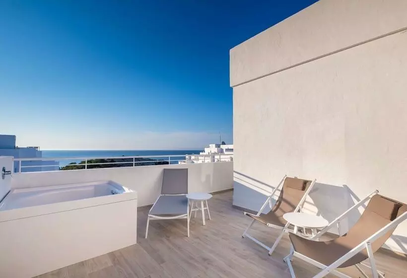 سوییت جونیور با چشمانداز دریا, Barceló Portinatx Adults Only