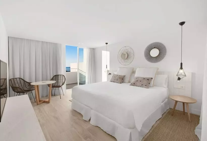اتاق سوپریور با چشمانداز دریا, Barceló Portinatx Adults Only