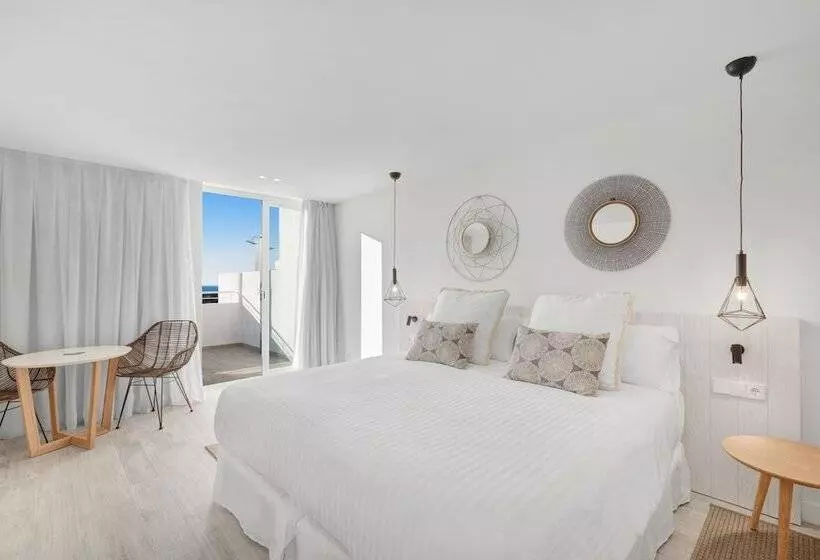 اتاق سوپریور با چشمانداز دریا, Barceló Portinatx Adults Only