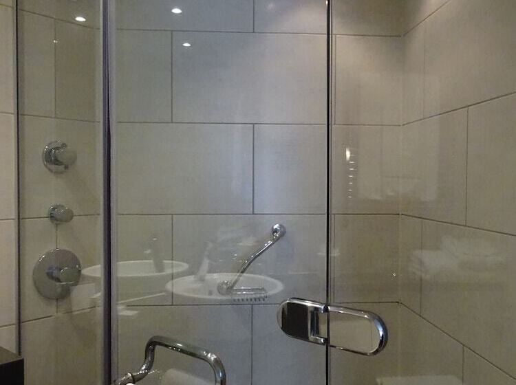 اتاق کلاب, Bermondsey Square Hotel   A Bespoke