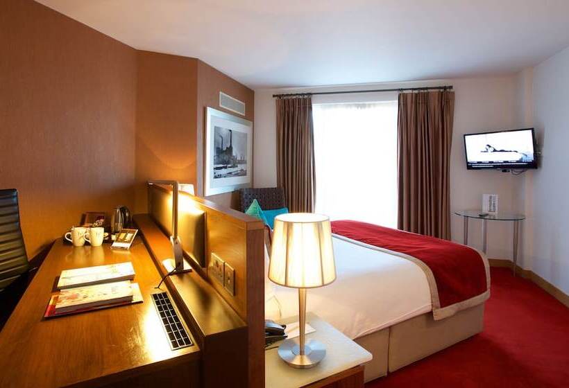 اتاق کلاب, Bermondsey Square Hotel   A Bespoke