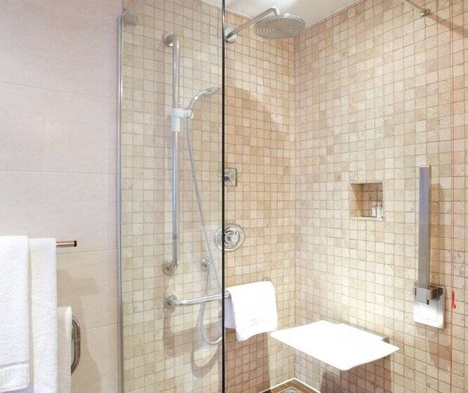 اتاق خانوادگی, Bermondsey Square Hotel   A Bespoke