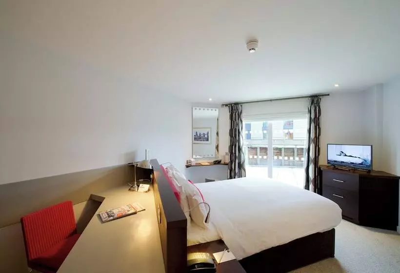 テラス付きスタンダードルーム, Bermondsey Square Hotel   A Bespoke