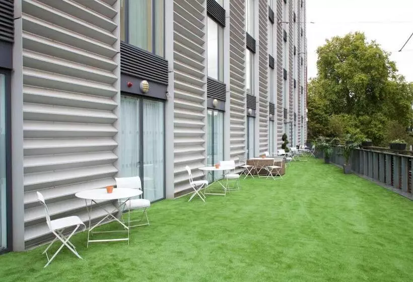 テラス付きスタンダードルーム, Bermondsey Square Hotel   A Bespoke