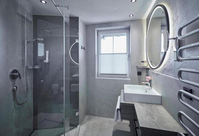 غرفة قياسية فردية, Gabi