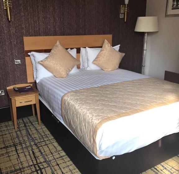 ジュニアスイート, Harefield Manor