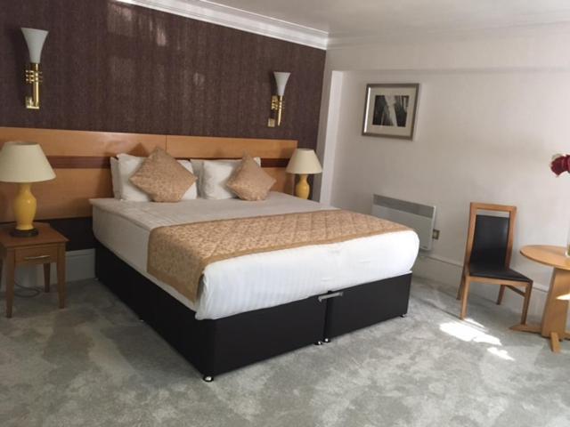 キングサイズベッドのデラックスルーム, Harefield Manor