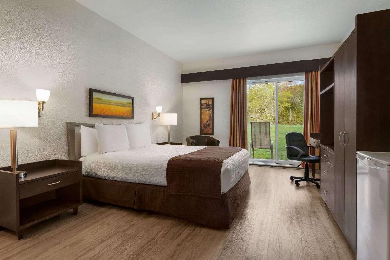 キングサイズベッドのスタンダードルーム, Holiday Inn & Suites Grande Prairie, An Ihg