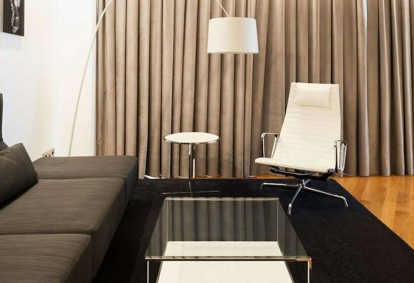 이그제큐티브 스위트, Inffinit